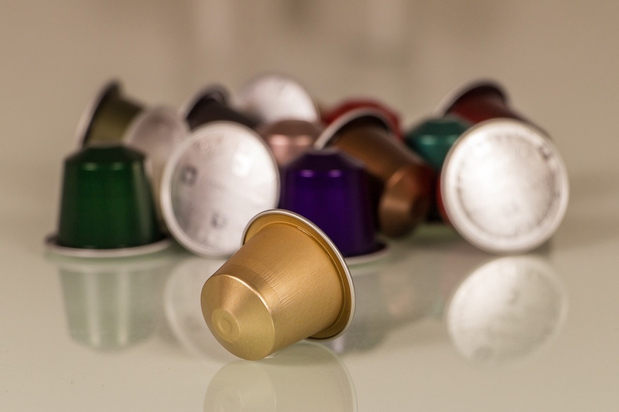 Single-use coffee capsules